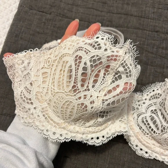 Victoria’s Secret bra - Picture 6 of 9